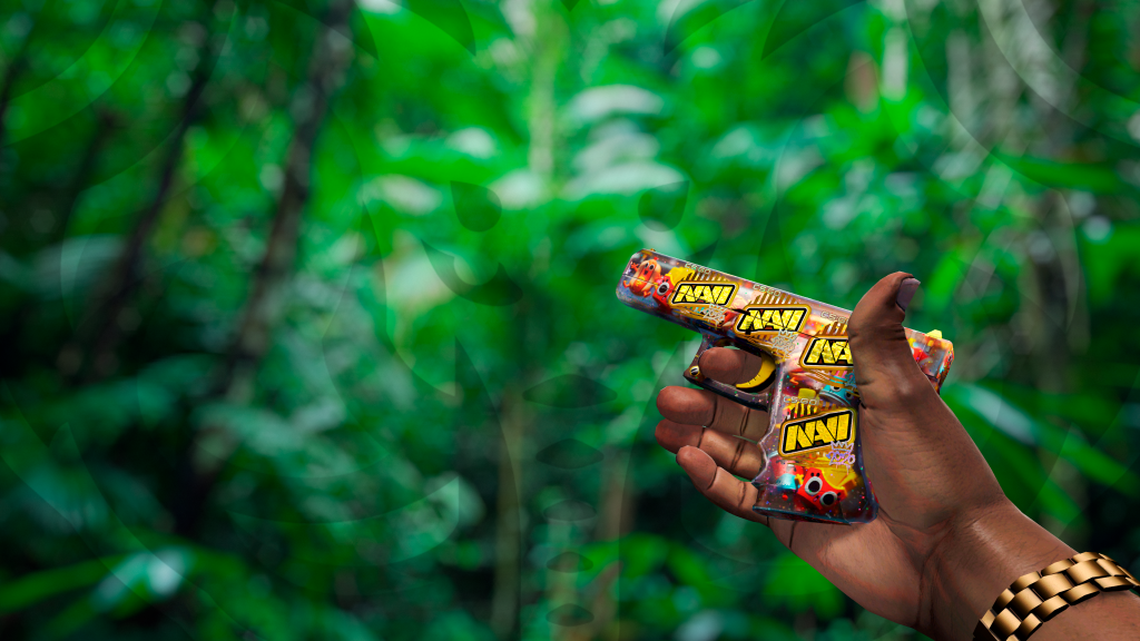 Glock-18 Ataque do Lanche com adesivo NaVi