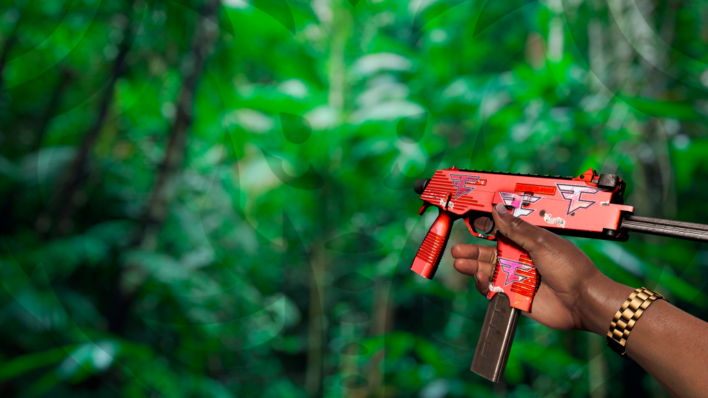 MP9 Arma Esportiva com adesivo FaZe